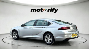2018 Vauxhall Insignia 1.6 Turbo D Ecotec Tech Line Nav Grand Sport Euro 6 (s/s) 5dr in Silver — image 6