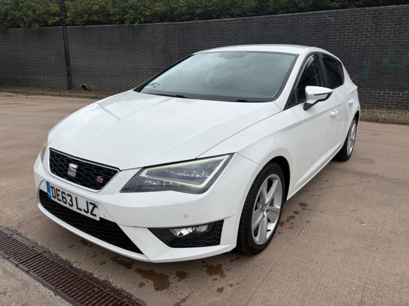 2013 SEAT Leon 1.8 Tsi Fr Hatchback 5dr Petrol DSG Euro 6 (s/s) (180 Ps) in White — image 1