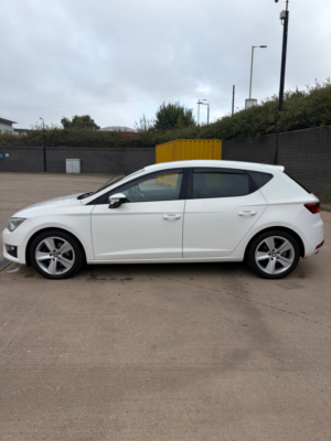 2013 SEAT Leon 1.8 Tsi Fr Hatchback 5dr Petrol DSG Euro 6 (s/s) (180 Ps) in White — image 2