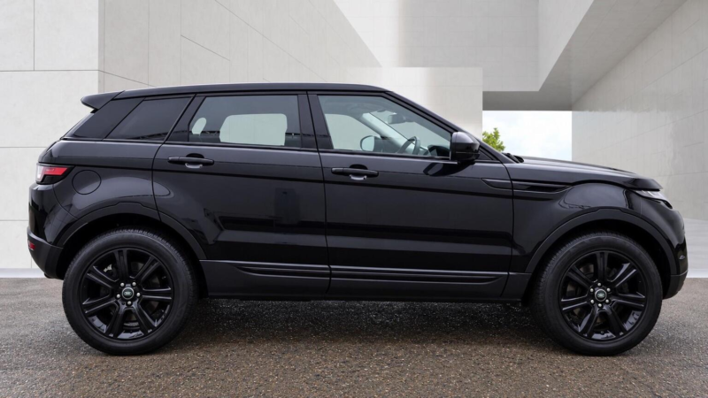 2017 Land Rover Range Rover Evoque 2.0 Td4 Se Tech Auto 4WD Euro 6 (s/s) 5dr in Black — image 1