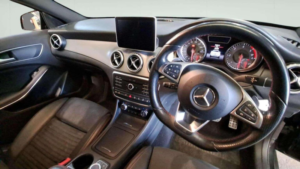 2016 Mercedes-Benz Gla 2.1 Gla220d Amg Line (premium) 7g-Dct 4matic Euro 6 (s/s) 5dr in Black — image 4
