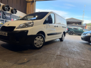 2016 Peugeot Expert 2.0 Hdi L2 H1 4dr in White — image 3