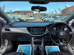 2018 Vauxhall Astra 1.6 Cdti Ecotec Blueinjection Tech Line Nav Euro 6 (s/s) 5dr in Silver — image 2