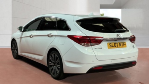 2017 Hyundai I40 1.7 I40 Tr Prem 1.7 141ps Bd My17 Diesel White Estate 5dr Satnav+leather+panroof in White — image 4