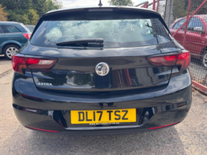 2017 Vauxhall Astra 1.4i Tech Line Euro 6 5dr in Black — image 6