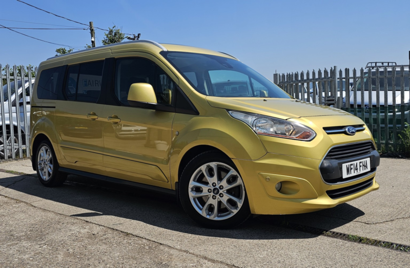 2014 Ford Grand Tourneo Connect 1.6 Tdci Titanium in Gold — image 1