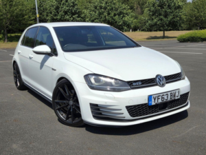 2013 Volkswagen Golf 2.0 Tdi Bluemotion Tech Gtd Euro 6 (s/s) 5dr in White — image 2