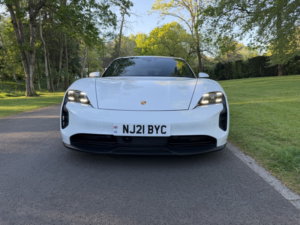 2021 Porsche Taycan Performance Plus 93.4kwh 4s in White — image 2
