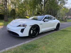 2021 Porsche Taycan Performance Plus 93.4kwh 4s in White — image 3