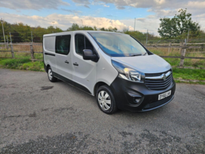 2016 Vauxhall Vivaro 1.6 Cdti 2900 Crew Van L2 H1 Euro 5 5dr (6 Seat) in Silver — image 4