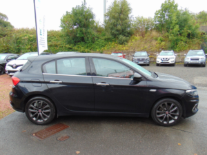 2017 Fiat Tipo 1.4 Tipo Hatchback 1.4 95hp Lounge * Mot August 2027 * 10 Service Stamps * Finance Available * Free in Black — image 2