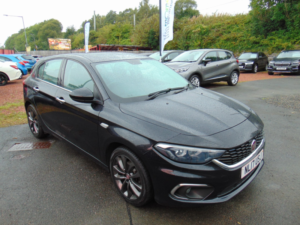 2017 Fiat Tipo 1.4 Tipo Hatchback 1.4 95hp Lounge * Mot August 2027 * 10 Service Stamps * Finance Available * Free in Black — image 3