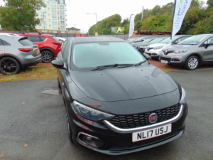 2017 Fiat Tipo 1.4 Tipo Hatchback 1.4 95hp Lounge * Mot August 2027 * 10 Service Stamps * Finance Available * Free in Black — image 4