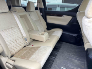 2015 Toyota Vellfire 2.5 V 2WD 8 Seats in Black — image 6
