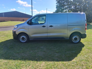 2023 Peugeot Expert 1.5 Bluehdi 1000 Professional Premium + Standard Panel Van 6dr Diesel Manual Mwb Euro 6 (s/s) (100 Bhp) in Grey — image 2