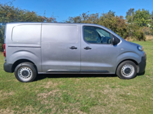 2023 Peugeot Expert 1.5 Bluehdi 1000 Professional Premium + Standard Panel Van 6dr Diesel Manual Mwb Euro 6 (s/s) (100 Bhp) in Grey — image 6