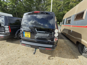 2016 Land Rover Discovery 4 3.0 Sd V6 Hse in Black — image 4