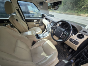 2016 Land Rover Discovery 4 3.0 Sd V6 Hse in Black — image 5