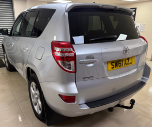 2011 Toyota Rav4 2.2 D-4d Xt-R SUV 5dr Diesel Manual 4WD Euro 5 (150 Ps) in Silver — image 3