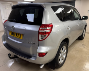 2011 Toyota Rav4 2.2 D-4d Xt-R SUV 5dr Diesel Manual 4WD Euro 5 (150 Ps) in Silver — image 4
