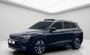 2018 Volkswagen Tiguan 2.0 Tdi R-Line DSG 4motion Euro 6 (s/s) 5dr in Black — image 4
