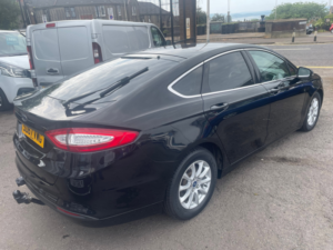 2017 Ford Mondeo 2.0 Tdci Zetec Hatchback 5dr Diesel Manual Euro 6 (s/s) (150 Ps) in Black — image 4