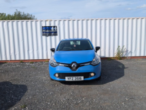 2015 Renault Clio 0.9 Dynamique S Nav Tce 90 in Blue — image 3