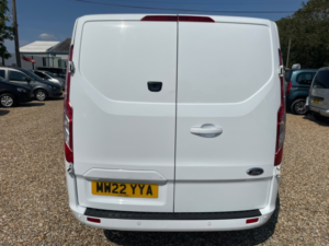 2022 Ford Transit Custom 2.0 Transit Custom Limited Dciv 300 L2 2.0l Ecoblue 130ps Fwd 6 Speed Manual in White — image 4