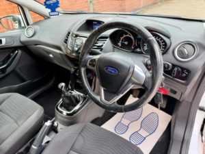 2015 Ford Fiesta 1.25 Zetec Euro 6 5dr in White — image 5