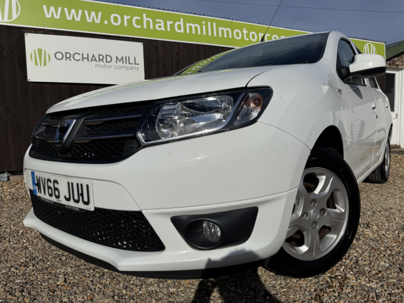 2016 Dacia Sandero 0.9 Laureate Tce 90 in White — image 1