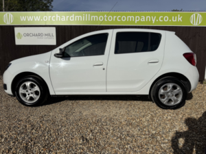 2016 Dacia Sandero 0.9 Laureate Tce 90 in White — image 3