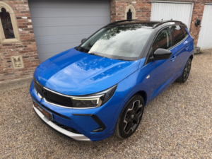 2023 Vauxhall Grandland 1.5 New Grandland Ultimate 1.5d 130ps 8 Speed Auto in Blue — image 2