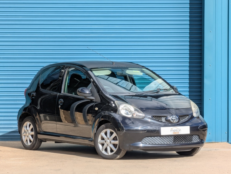 2007 Toyota Aygo Hatchback in Black — image 1