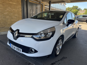 2014 Renault Clio 1.2 Dynamique Medianav 1.2 16v 75 in White — image 2