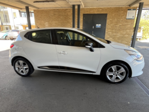 2014 Renault Clio 1.2 Dynamique Medianav 1.2 16v 75 in White — image 4