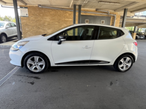 2014 Renault Clio 1.2 Dynamique Medianav 1.2 16v 75 in White — image 6