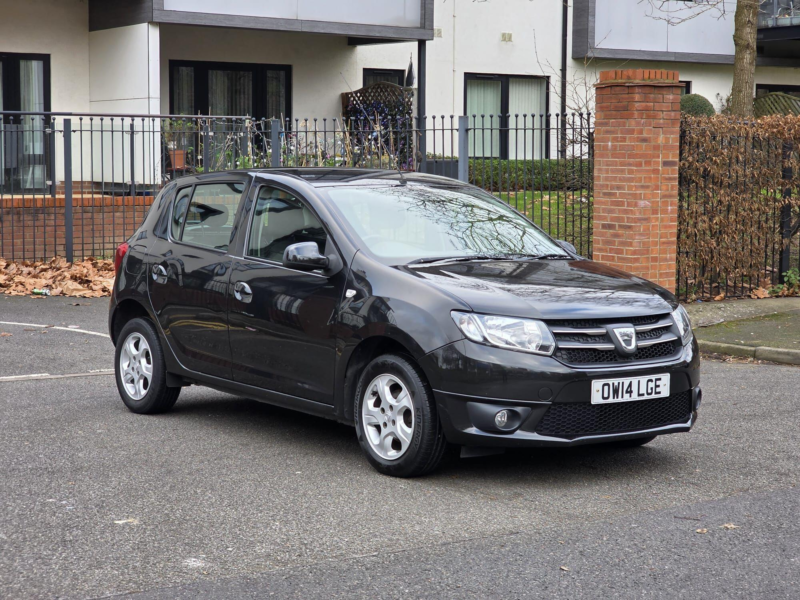 2014 Dacia Sandero 1.2 Laureate Euro 5 5dr in Black — image 1