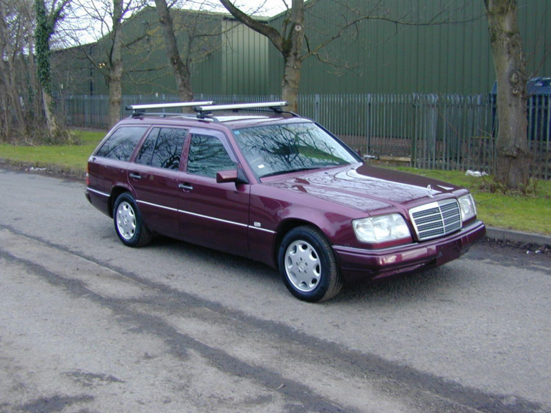 1995 Mercedes-Benz 320 Ref 8529 - Mercedes Benz W124 E320 Estate - Rhd - Ex Japan in Red — image 1