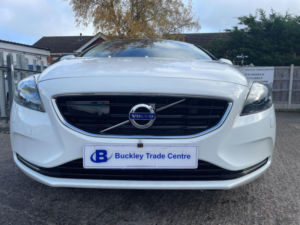 2015 Volvo V40 1.6 T4 Se Hatchback 5dr Petrol Powershift Euro 5 (s/s) (180 Ps) in White — image 3