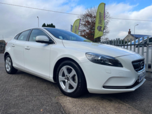 2015 Volvo V40 1.6 T4 Se Hatchback 5dr Petrol Powershift Euro 5 (s/s) (180 Ps) in White — image 5
