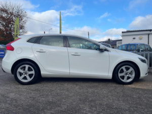 2015 Volvo V40 1.6 T4 Se Hatchback 5dr Petrol Powershift Euro 5 (s/s) (180 Ps) in White — image 6