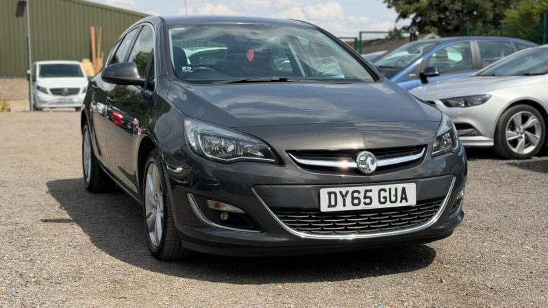 2015 Vauxhall Astra 1.4i Sri Euro 6 5dr in Grey — image 1