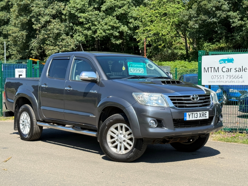 2013 Toyota Hilux 3.0 D-4d Invincible Pickup Double Cab 4dr Diesel Manual 4WD Euro 5 (171 Ps) in Grey — image 1
