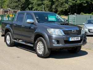 2013 Toyota Hilux 3.0 D-4d Invincible Pickup Double Cab 4dr Diesel Manual 4WD Euro 5 (171 Ps) in Grey — image 3