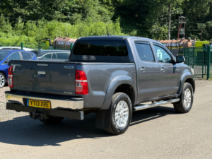 2013 Toyota Hilux 3.0 D-4d Invincible Pickup Double Cab 4dr Diesel Manual 4WD Euro 5 (171 Ps) in Grey — image 5