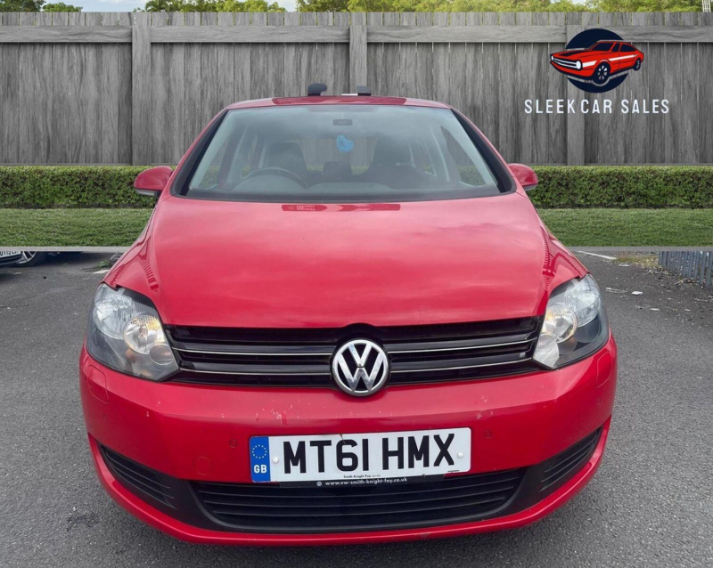2012 Volkswagen Golf Plus 1.6 Tdi 105 Bluemotion Tech Se 5dr in Red — image 1