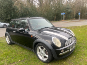 2003 MINI Hatch 1.6 Cooper Hatch in Black — image 2