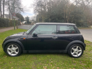 2003 MINI Hatch 1.6 Cooper Hatch in Black — image 4