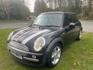 2003 MINI Hatch 1.6 Cooper Hatch in Black — image 5