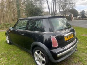 2003 MINI Hatch 1.6 Cooper Hatch in Black — image 6